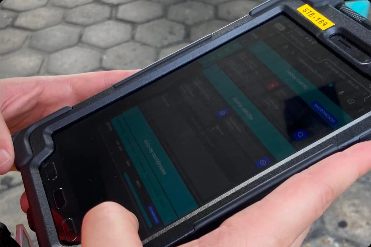 Dashboard do River Port Hub exibindo gráficos e dados logísticos